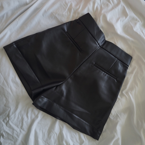 ZARA FAUX LEATHER PLEATED SHORTS - Picture 3 of 8